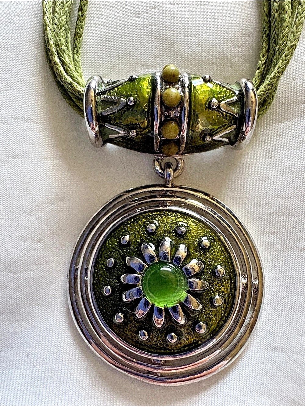 Boho Style Green & Silver Pendant Necklace